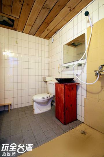 Museum Traveler'S Bnb Szancsi Kültér fotó